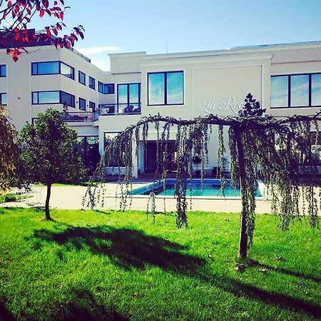 La Rocca Boutique Hotel Craiova Bagian luar foto