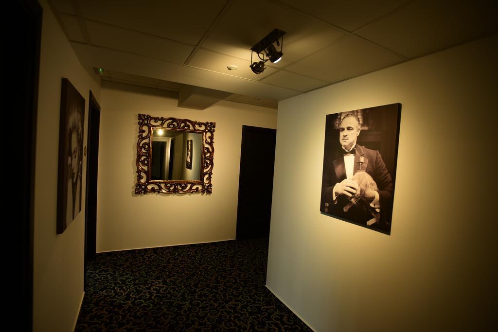 La Rocca Boutique Hotel Craiova Bagian luar foto