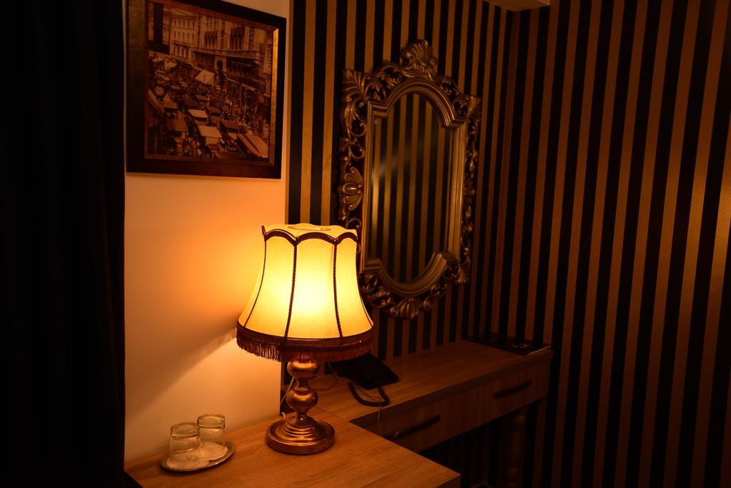 La Rocca Boutique Hotel Craiova Bagian luar foto