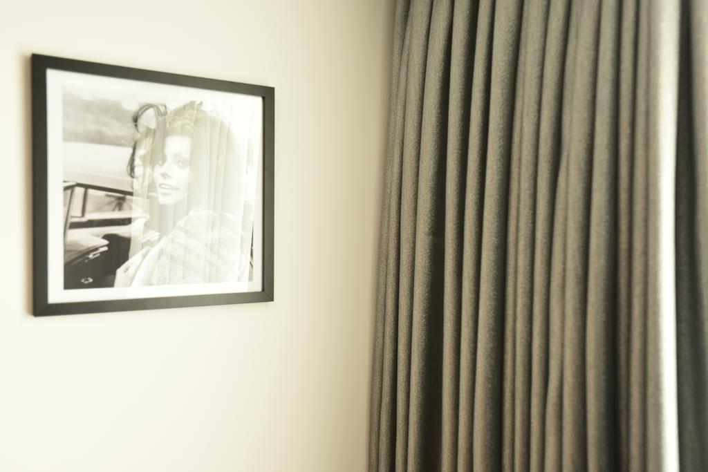 La Rocca Boutique Hotel Craiova Bagian luar foto