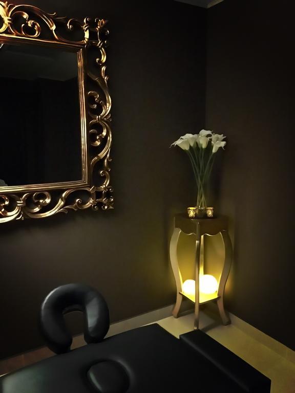 La Rocca Boutique Hotel Craiova Bagian luar foto