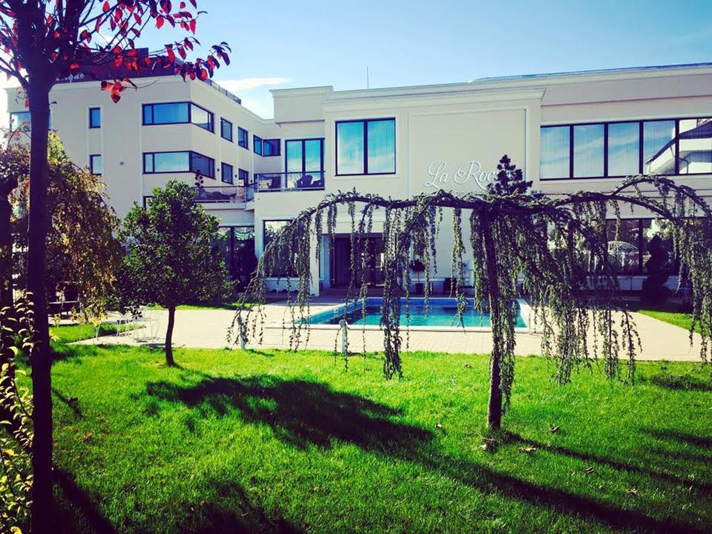 La Rocca Boutique Hotel Craiova Bagian luar foto