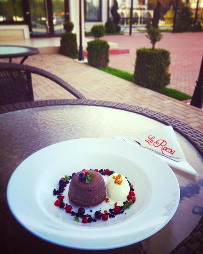 La Rocca Boutique Hotel Craiova Bagian luar foto