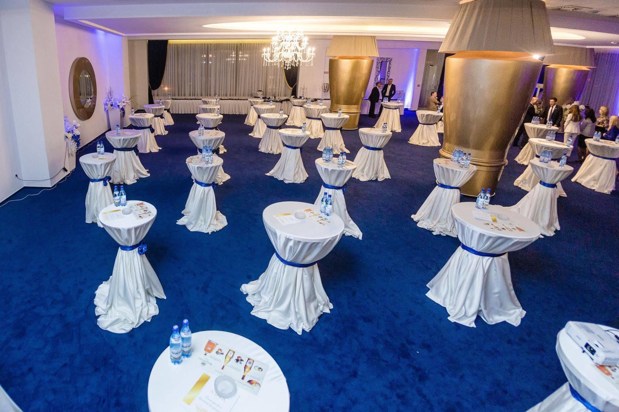 La Rocca Boutique Hotel Craiova Bagian luar foto