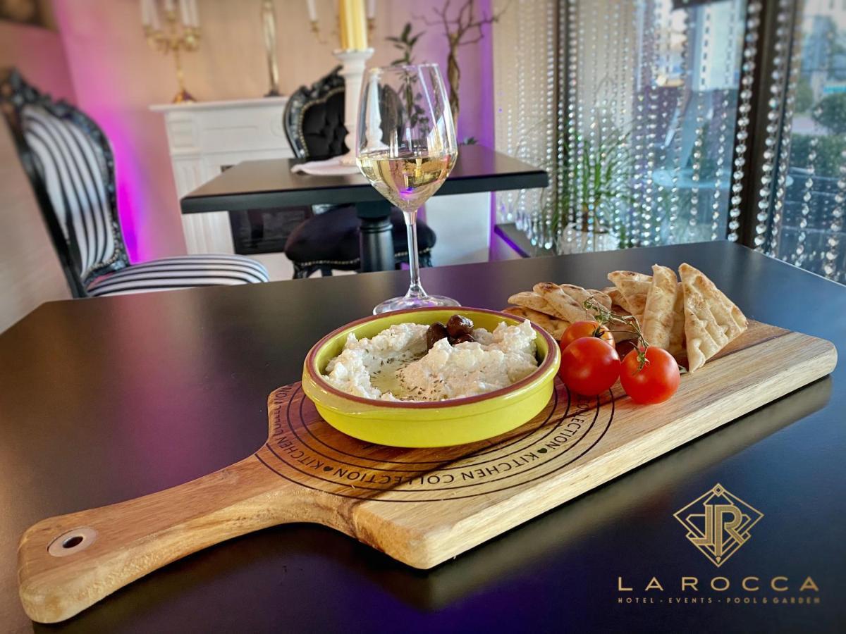 La Rocca Boutique Hotel Craiova Bagian luar foto