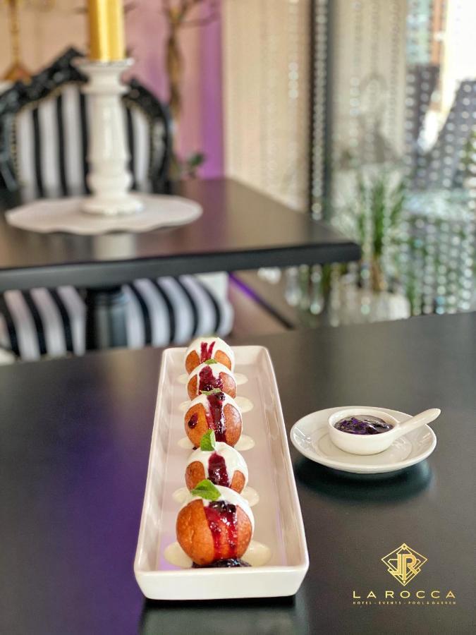 La Rocca Boutique Hotel Craiova Bagian luar foto